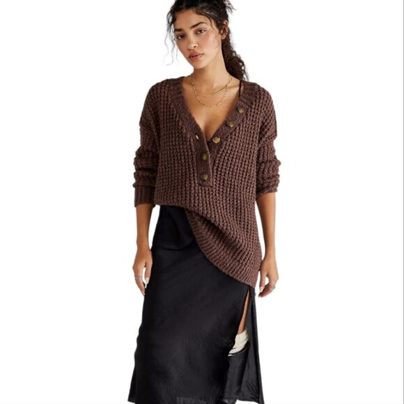 Free People Oversized Whistle Thermal Henley Sweater Brown - Picture 2 of 13